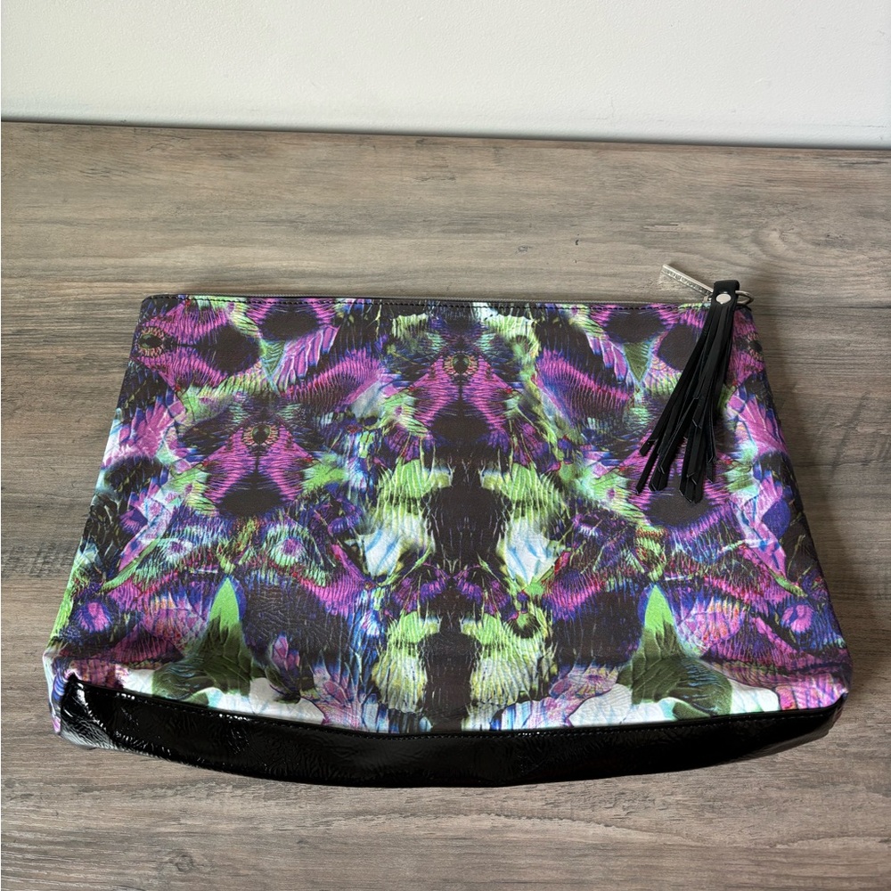 Urban Decay Manic Travel Bag in Purple & Green‎ Clutch